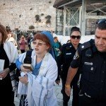 2 ממתפללות נשות הכותל מובלות למעצר