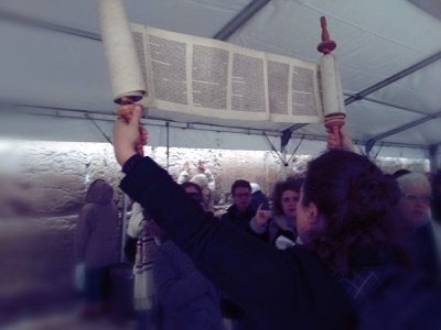 Lifting the Torah at the Kotel
