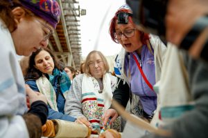 Women of the Wall reading from a Torah Scroll